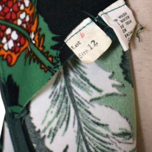 Vintage 70’s Hunter Green Novelty Feather Print Sequin Belt Maxi Dress - Picture 6 of 8